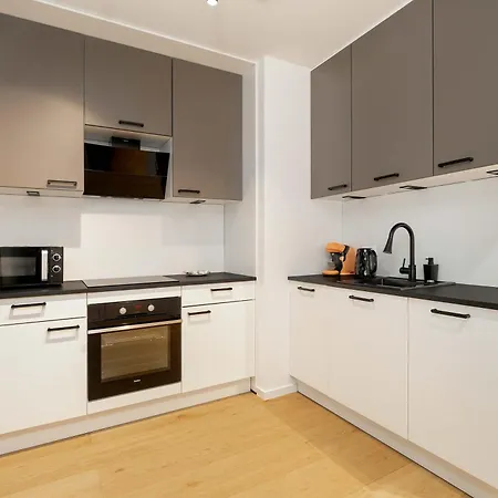 Prestizowe W Poznaniu Z Sypialnia I Parkingiem By Renters *