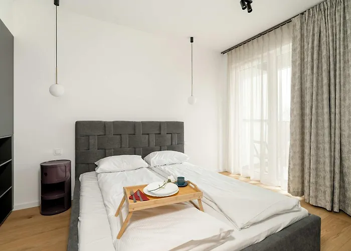 Prestizowe W Poznaniu Z Sypialnia I Parkingiem By Renters شقة