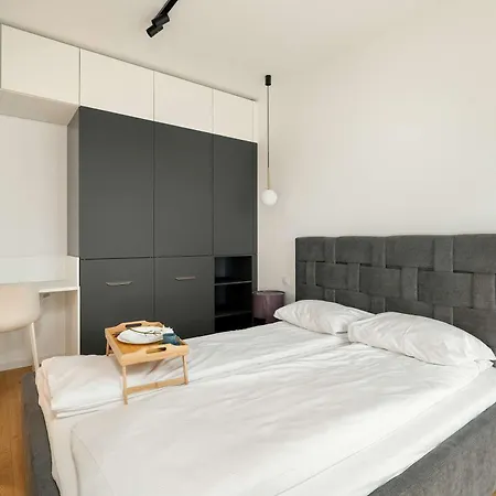 Lägenhet Prestizowe W Poznaniu Z Sypialnia I Parkingiem By Renters *