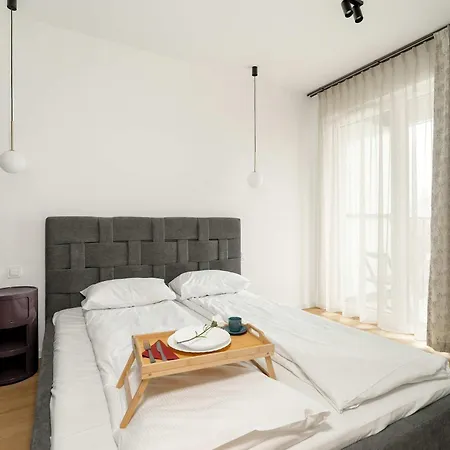 Prestizowe W Poznaniu Z Sypialnia I Parkingiem By Renters Apartamento