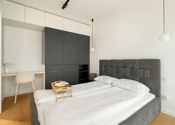 شقة Prestizowe W Poznaniu Z Sypialnia I Parkingiem By Renters *