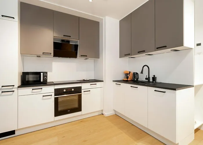 Prestizowe W Poznaniu Z Sypialnia I Parkingiem By Renters *